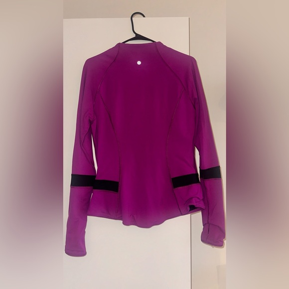 Reversible, Lululemon jacket - Picture 2 of 3